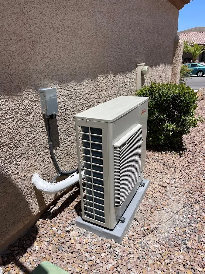 Residential air conditioning condenser unit in Roxborough Park